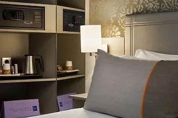 Hotel 17 Batignolles