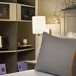 Hotel 17 Batignolles