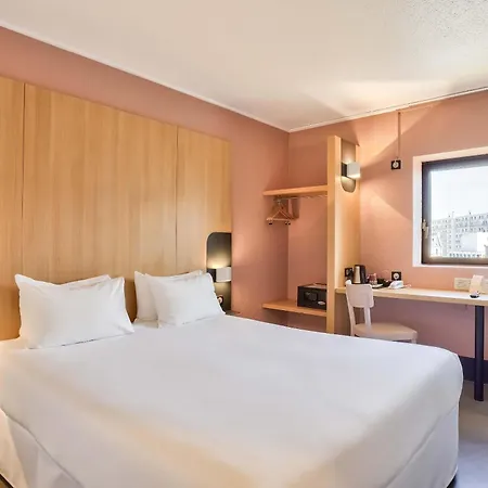 17 Batignolles 3* Paříž