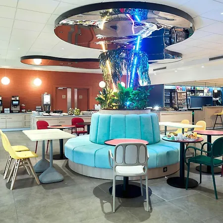 17 Batignolles Hotel