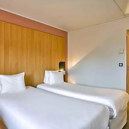 17 Batignolles فندق باريس