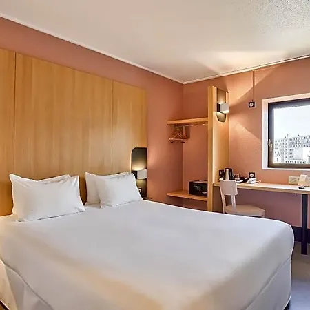 17 Batignolles باريس