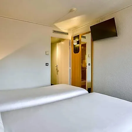 17 Batignolles فندق باريس