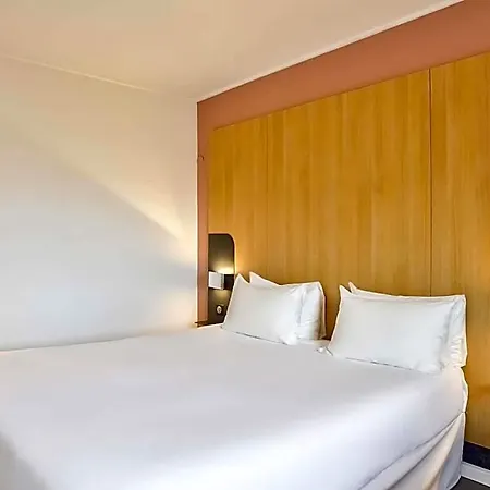 17 Batignolles فندق 3*