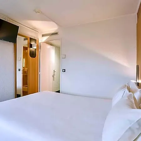17 Batignolles فندق