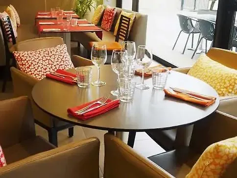 Отель 17 Batignolles