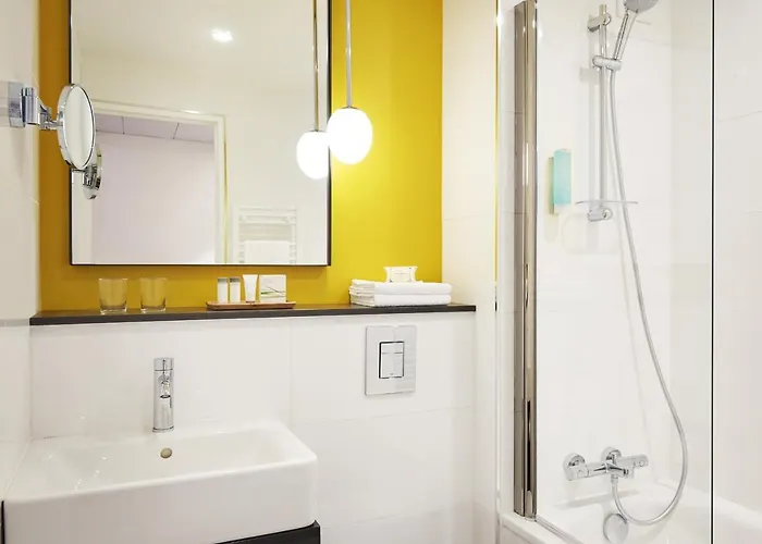 Отель 17 Batignolles 3*