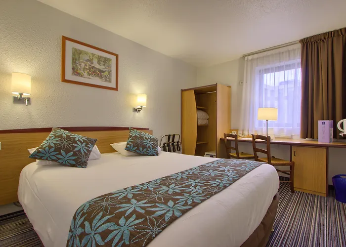 17 Batignolles Отель