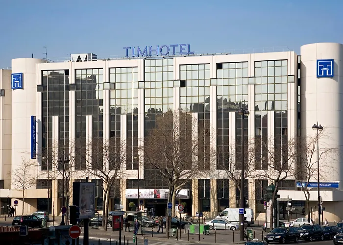 Отель 17 Batignolles Париж