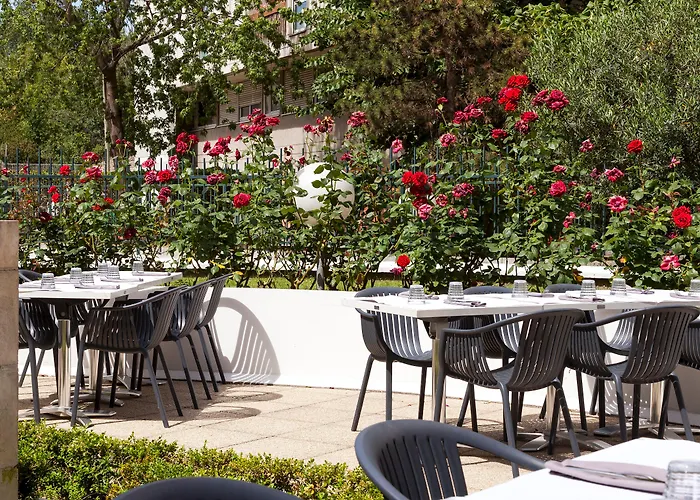 17 Batignolles 3* Париж