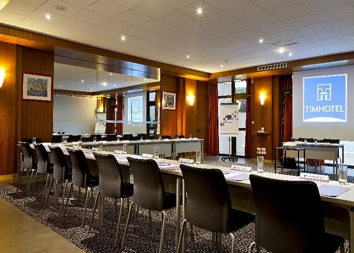 17 Batignolles Отель