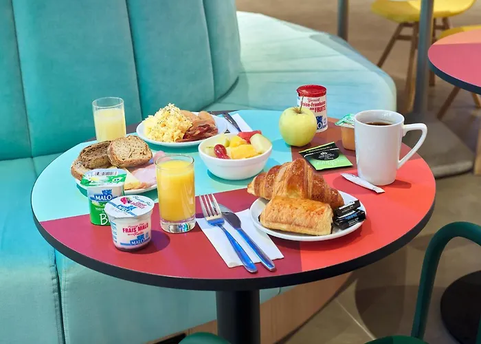 17 Batignolles Отель Париж