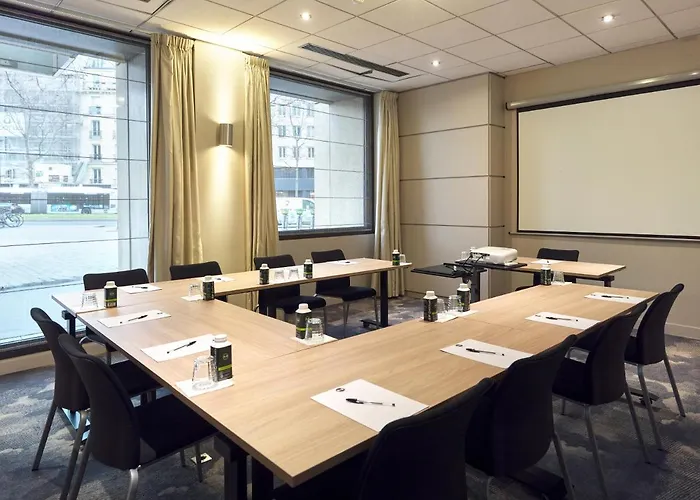 17 Batignolles Отель