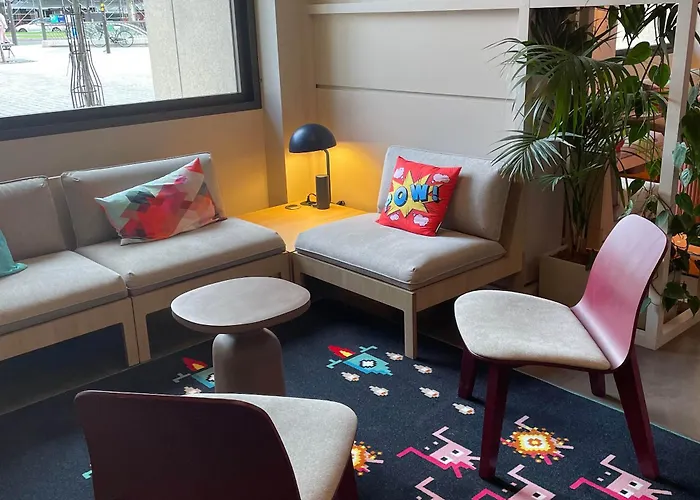 17 Batignolles Отель Париж