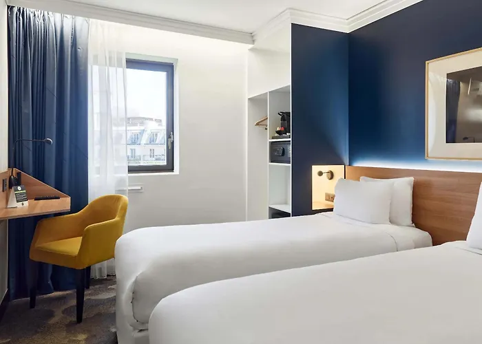 17 Batignolles Отель Париж