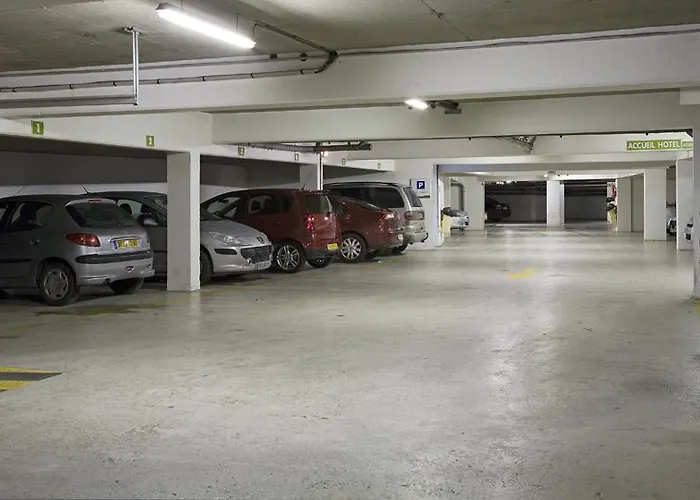 Отель 17 Batignolles 3*