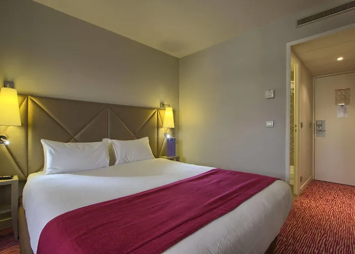 Отель 17 Batignolles 3*