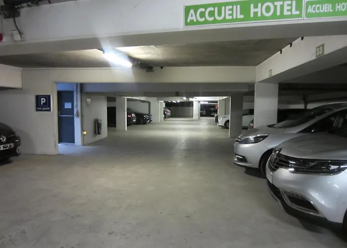 Отель 17 Batignolles