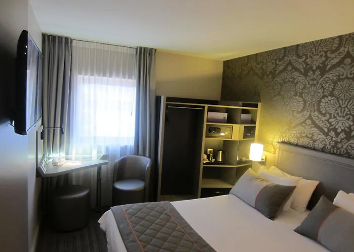 17 Batignolles 3* Париж