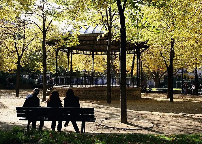 17 Batignolles Отель