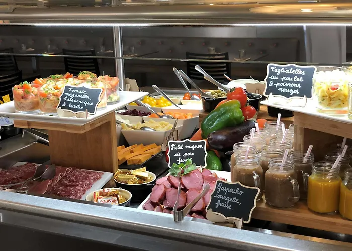 17 Batignolles Отель 3*