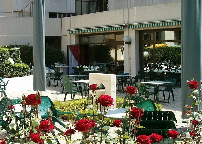 Отель 17 Batignolles Париж