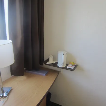 Hotell 17 Batignolles Paris