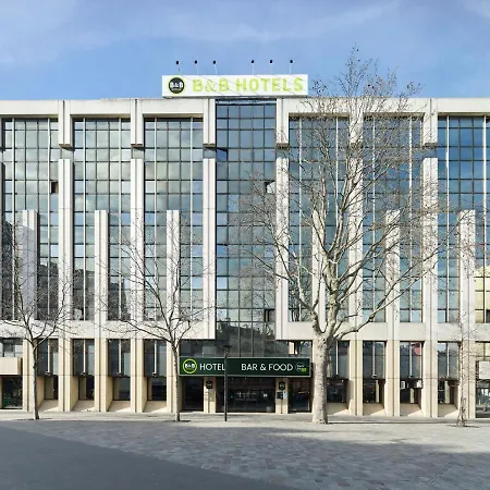 17 Batignolles מלון