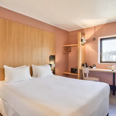 17 Batignolles Hotell 3*